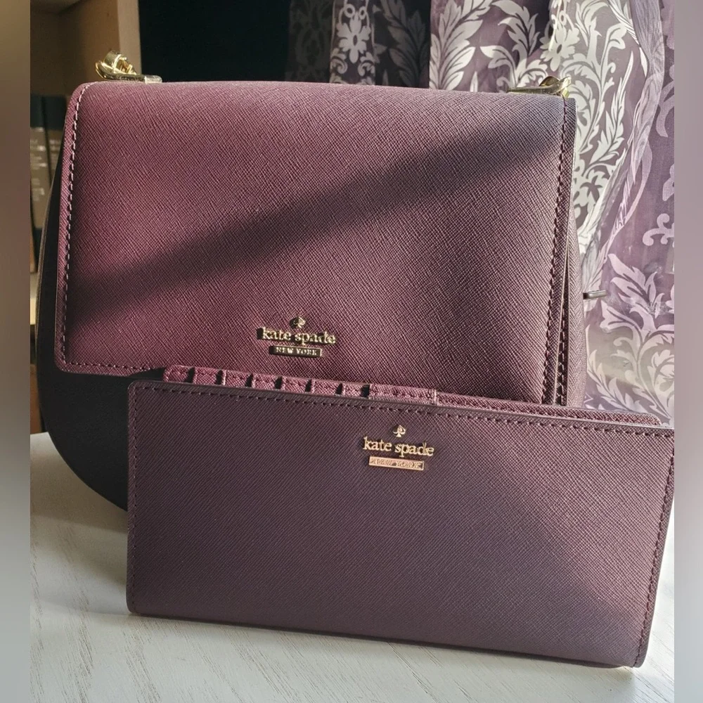 ❌ SOLD ❌ Kate Spade Byrdie Plum Cameron Street crossbody purse w matching wallet - Picture 1 of 4
